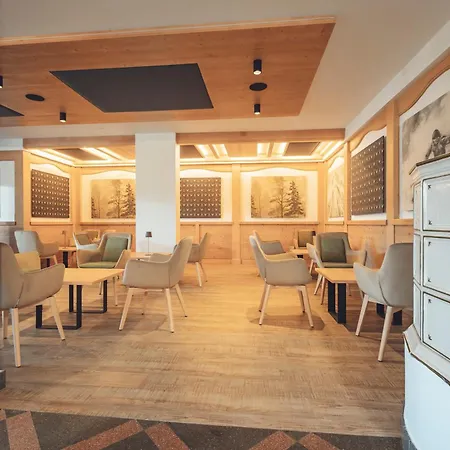 Des Alpes Apart Otel Cavalese